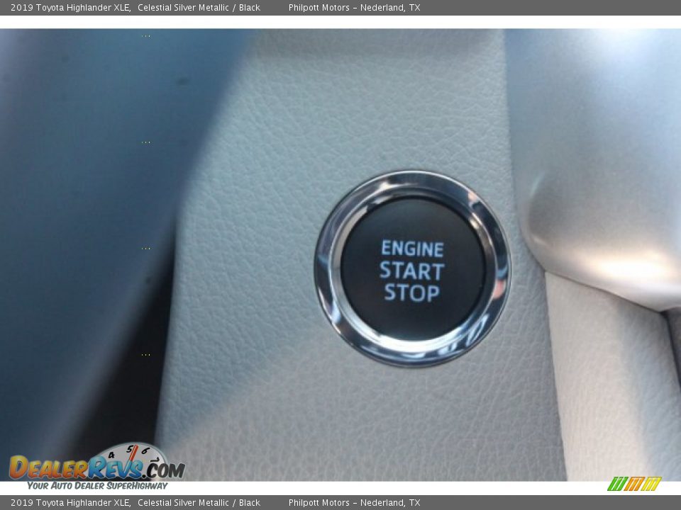 2019 Toyota Highlander XLE Celestial Silver Metallic / Black Photo #13