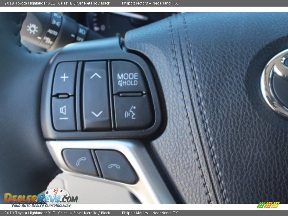 2019 Toyota Highlander XLE Celestial Silver Metallic / Black Photo #15