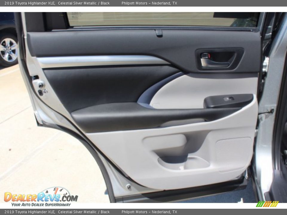 2019 Toyota Highlander XLE Celestial Silver Metallic / Black Photo #17