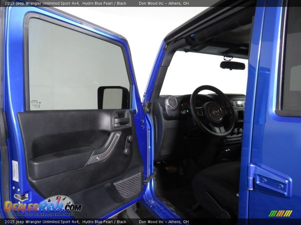 2015 Jeep Wrangler Unlimited Sport 4x4 Hydro Blue Pearl / Black Photo #18
