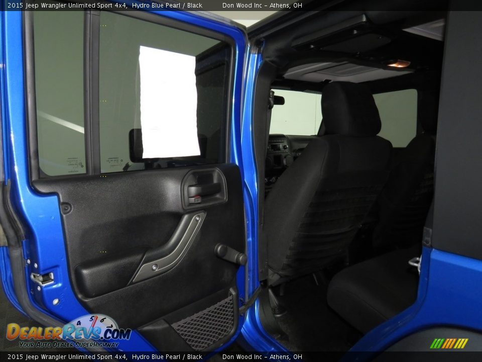 2015 Jeep Wrangler Unlimited Sport 4x4 Hydro Blue Pearl / Black Photo #21