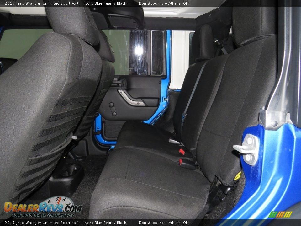 2015 Jeep Wrangler Unlimited Sport 4x4 Hydro Blue Pearl / Black Photo #22