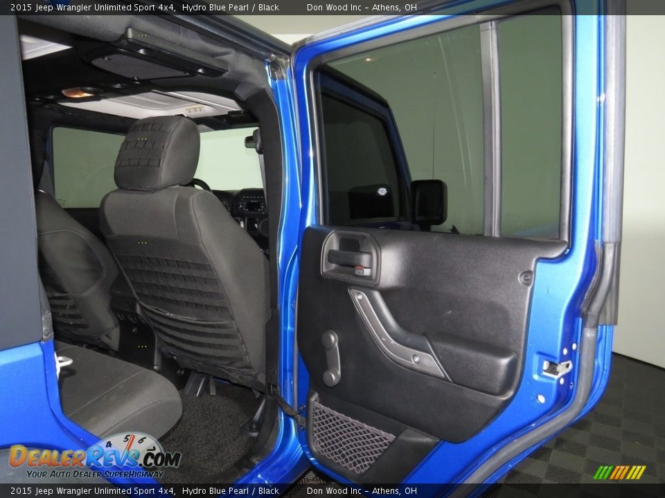 2015 Jeep Wrangler Unlimited Sport 4x4 Hydro Blue Pearl / Black Photo #23