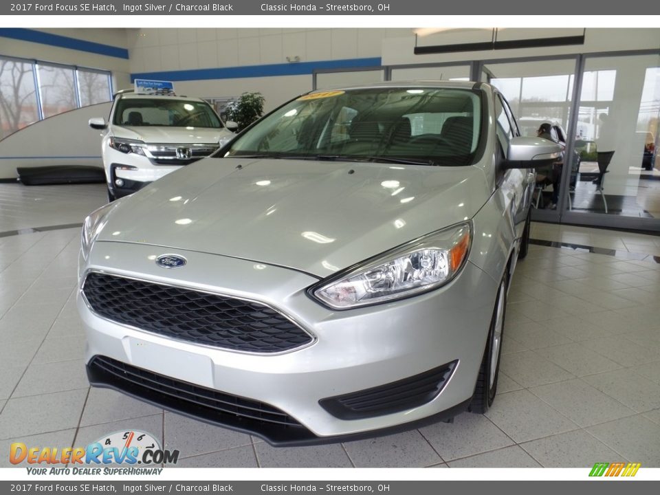2017 Ford Focus SE Hatch Ingot Silver / Charcoal Black Photo #1
