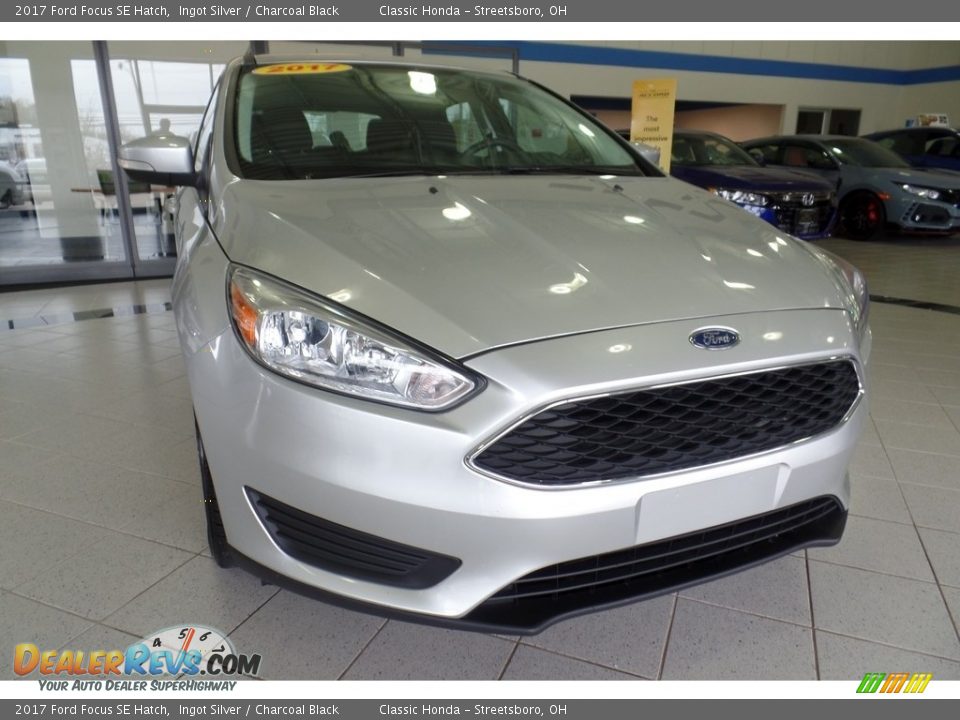 2017 Ford Focus SE Hatch Ingot Silver / Charcoal Black Photo #6