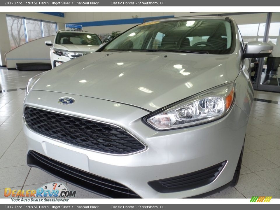 2017 Ford Focus SE Hatch Ingot Silver / Charcoal Black Photo #7