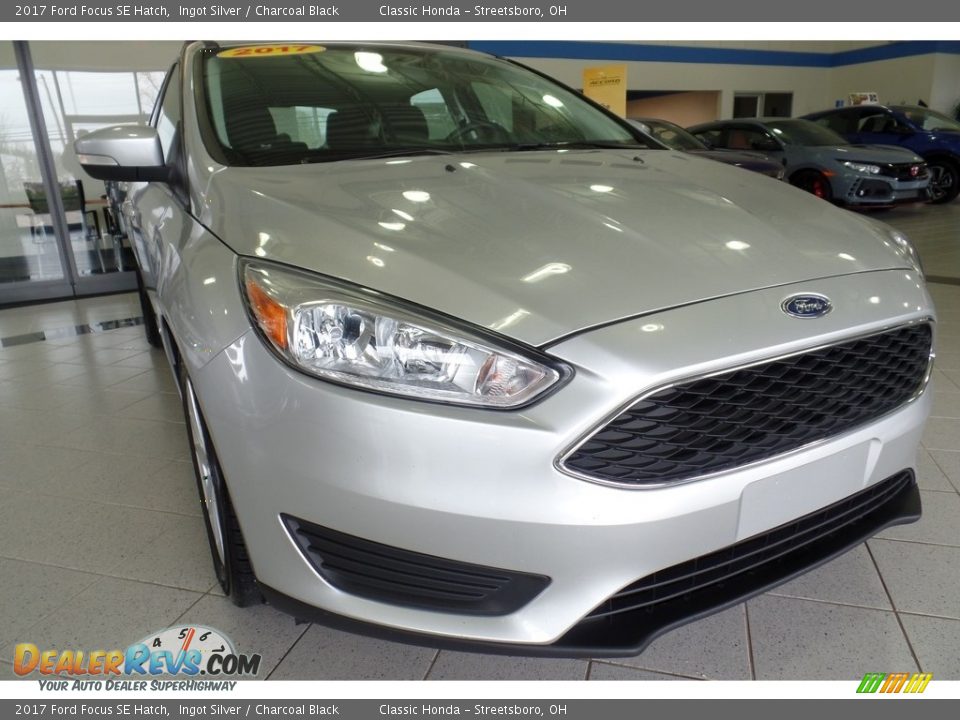 2017 Ford Focus SE Hatch Ingot Silver / Charcoal Black Photo #12