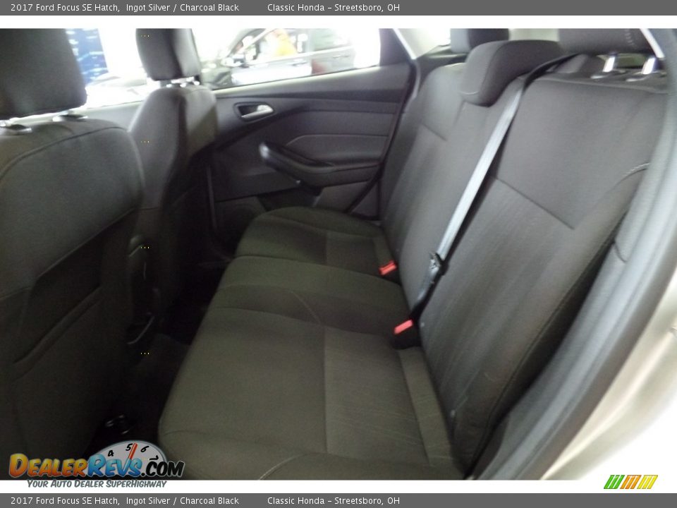 2017 Ford Focus SE Hatch Ingot Silver / Charcoal Black Photo #17
