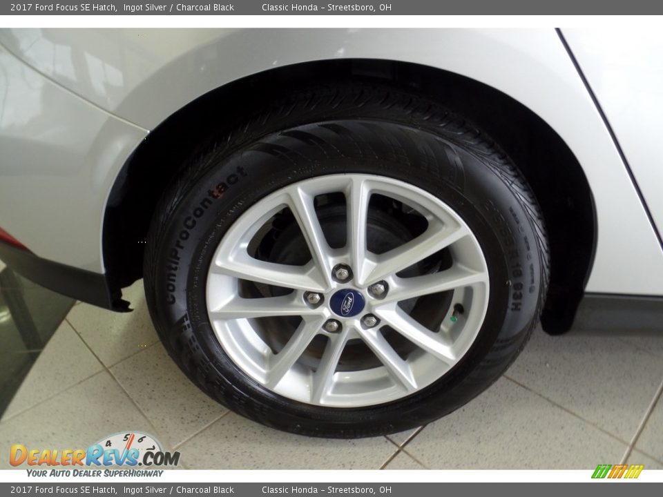 2017 Ford Focus SE Hatch Ingot Silver / Charcoal Black Photo #35
