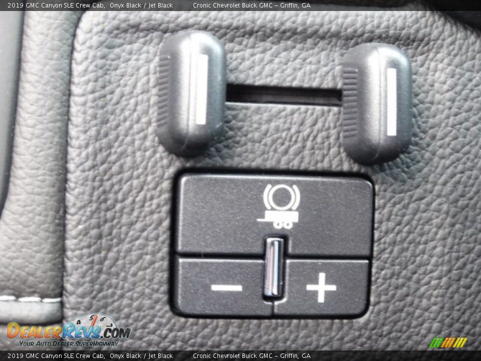 Controls of 2019 GMC Canyon SLE Crew Cab Photo #14