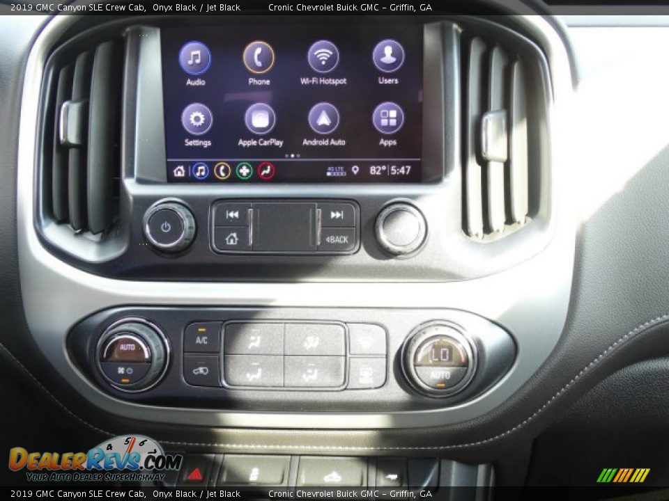 Controls of 2019 GMC Canyon SLE Crew Cab Photo #20