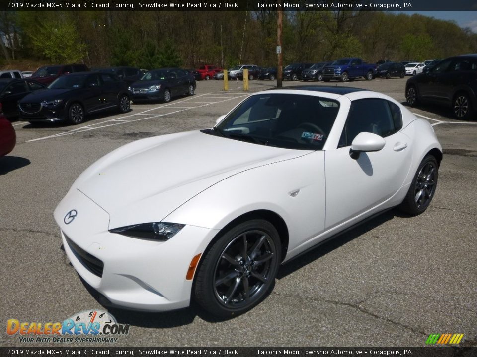 Front 3/4 View of 2019 Mazda MX-5 Miata RF Grand Touring Photo #5
