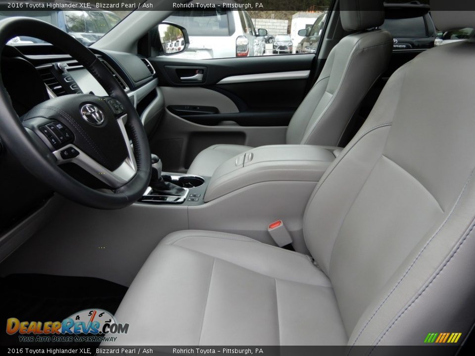 2016 Toyota Highlander XLE Blizzard Pearl / Ash Photo #6