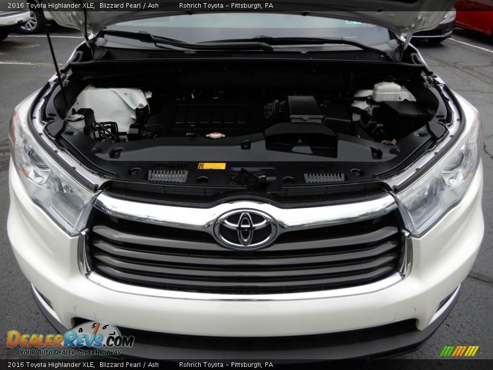 2016 Toyota Highlander XLE Blizzard Pearl / Ash Photo #11