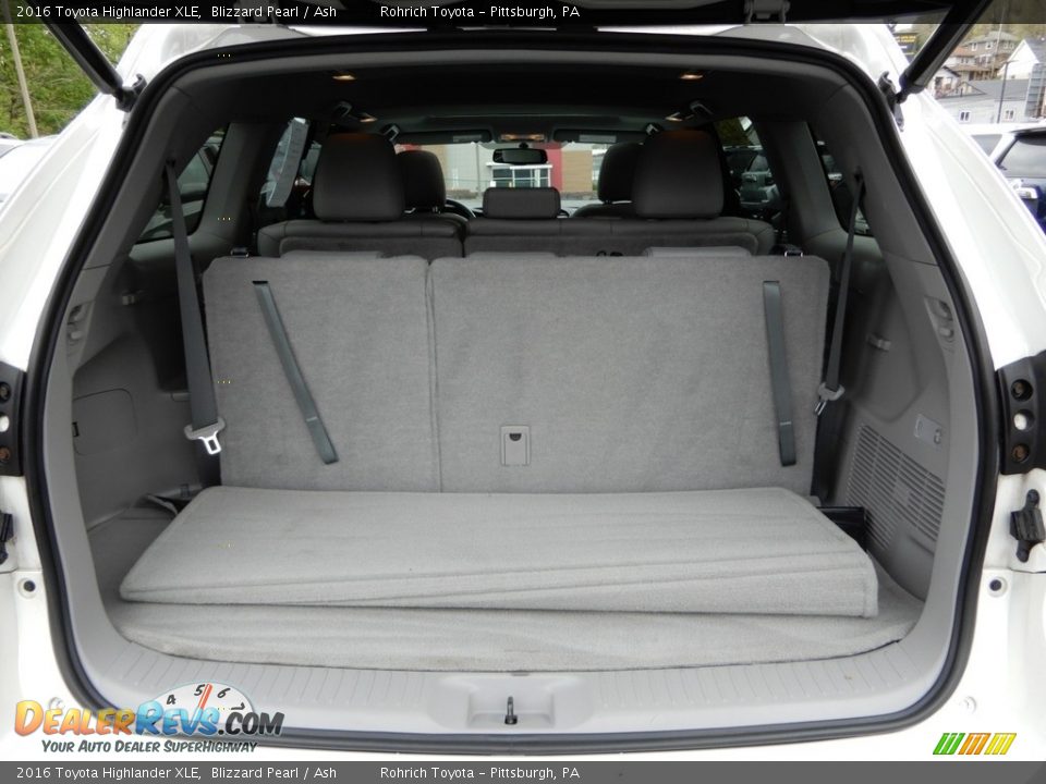 2016 Toyota Highlander XLE Blizzard Pearl / Ash Photo #17