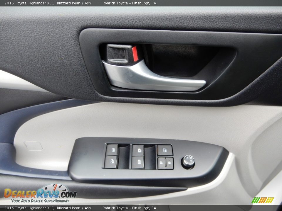 2016 Toyota Highlander XLE Blizzard Pearl / Ash Photo #21