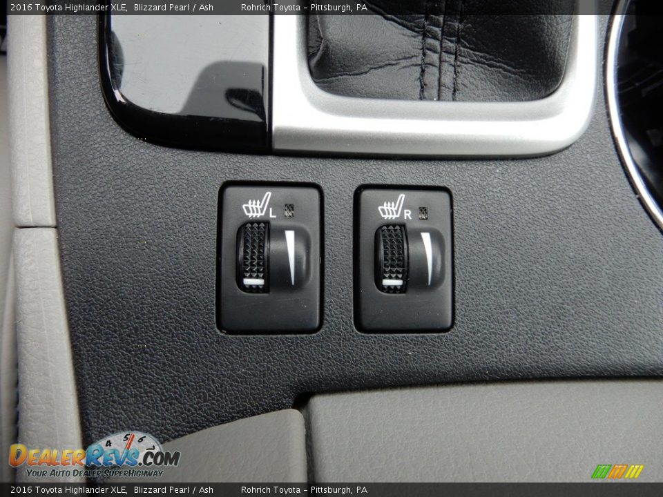 2016 Toyota Highlander XLE Blizzard Pearl / Ash Photo #24