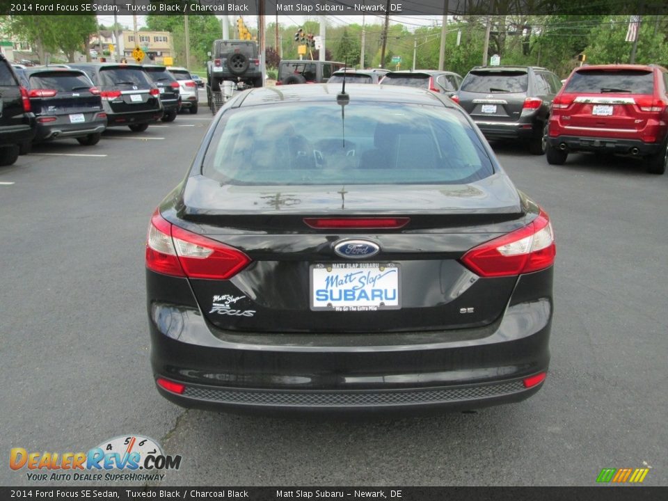 2014 Ford Focus SE Sedan Tuxedo Black / Charcoal Black Photo #7