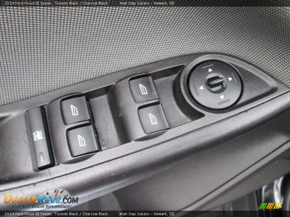 2014 Ford Focus SE Sedan Tuxedo Black / Charcoal Black Photo #15