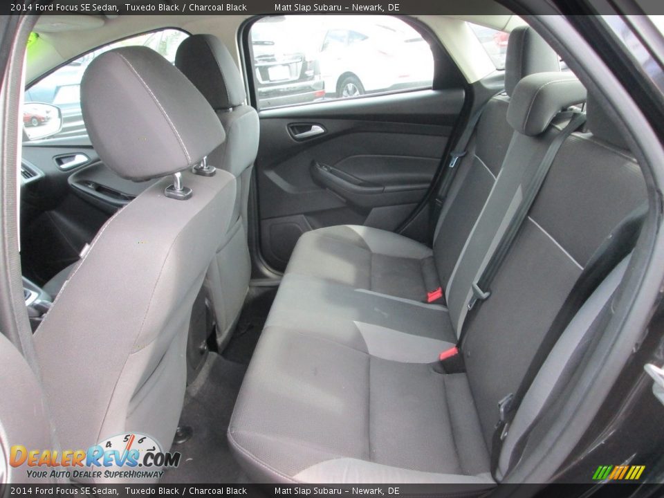 2014 Ford Focus SE Sedan Tuxedo Black / Charcoal Black Photo #21