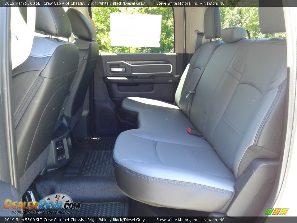 2019 Ram 5500 SLT Crew Cab 4x4 Chassis Bright White / Black/Diesel Gray Photo #11