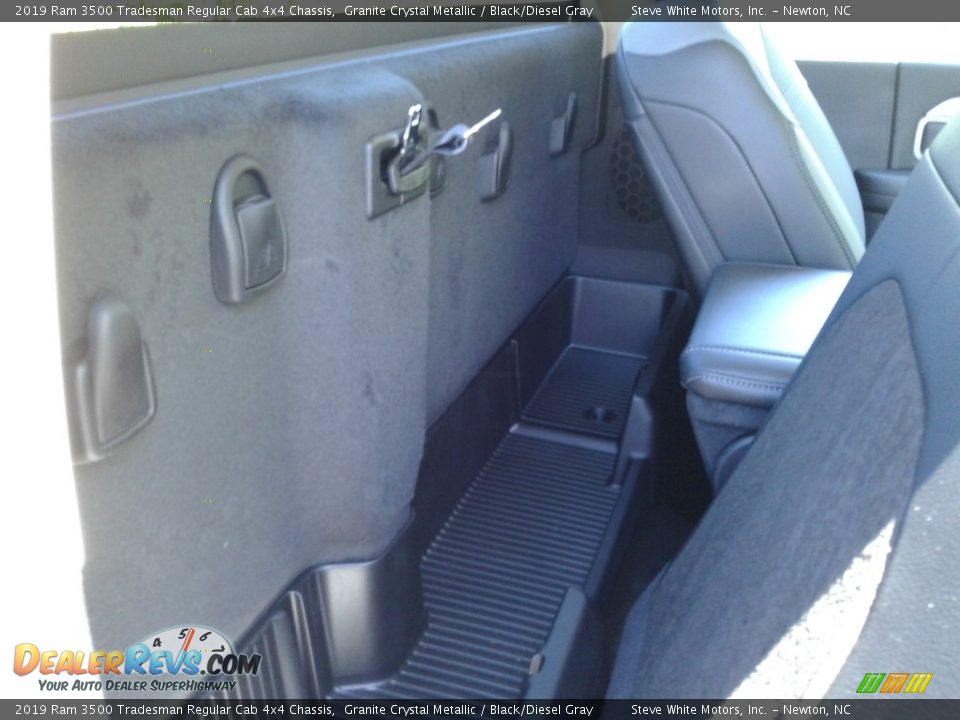 2019 Ram 3500 Tradesman Regular Cab 4x4 Chassis Granite Crystal Metallic / Black/Diesel Gray Photo #12