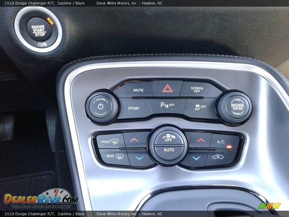Controls of 2019 Dodge Challenger R/T Photo #25