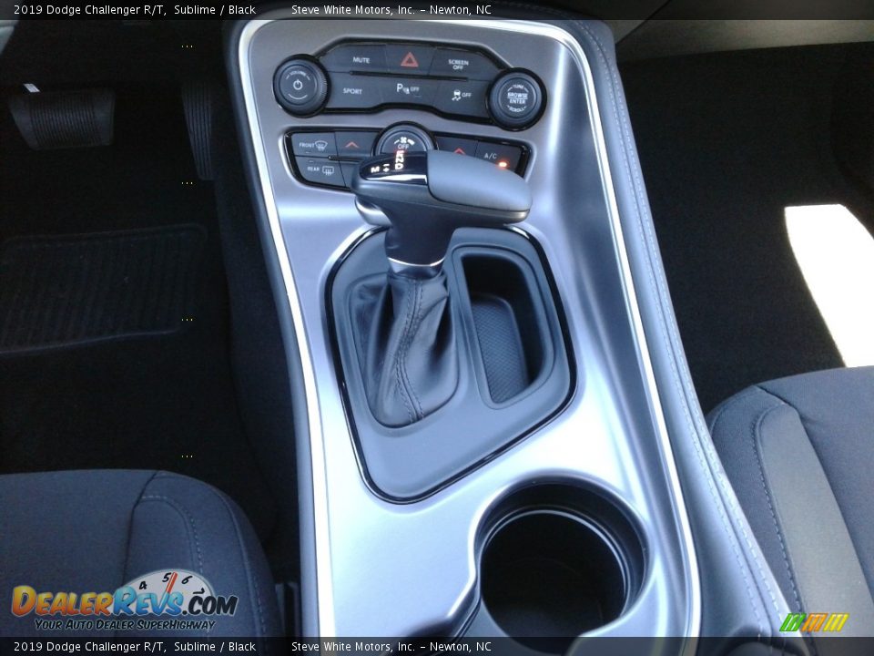 2019 Dodge Challenger R/T Shifter Photo #26