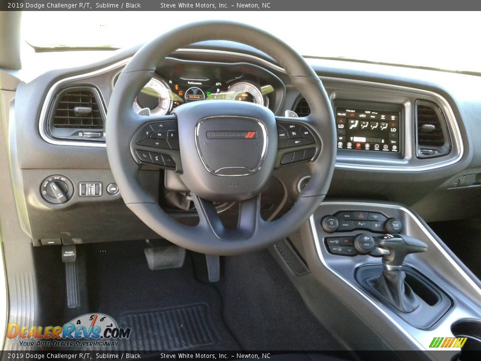 2019 Dodge Challenger R/T Steering Wheel Photo #28