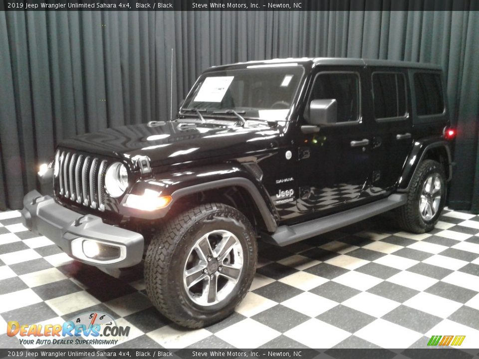 2019 Jeep Wrangler Unlimited Sahara 4x4 Black / Black Photo #2