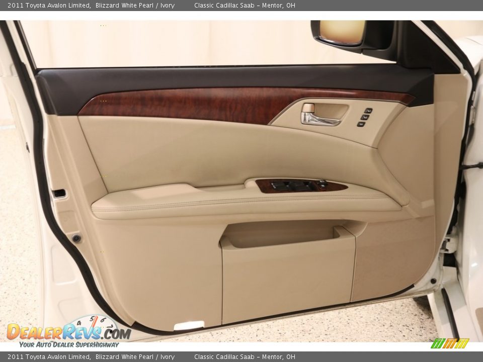 2011 Toyota Avalon Limited Blizzard White Pearl / Ivory Photo #4