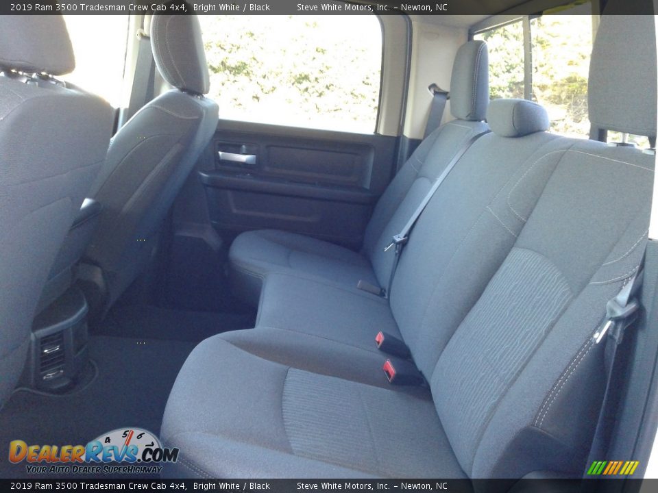 2019 Ram 3500 Tradesman Crew Cab 4x4 Bright White / Black Photo #11