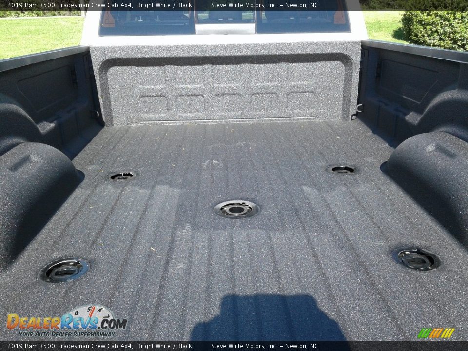2019 Ram 3500 Tradesman Crew Cab 4x4 Bright White / Black Photo #13