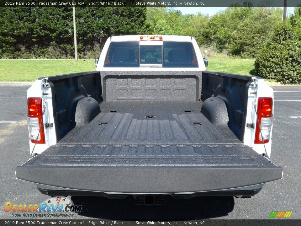2019 Ram 3500 Tradesman Crew Cab 4x4 Bright White / Black Photo #14