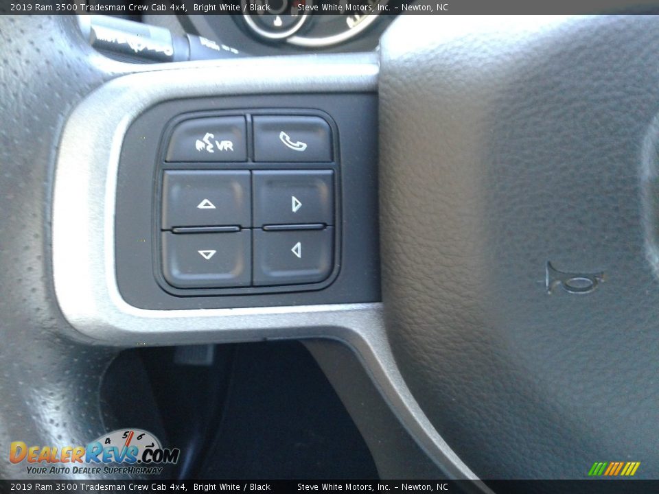 2019 Ram 3500 Tradesman Crew Cab 4x4 Bright White / Black Photo #18