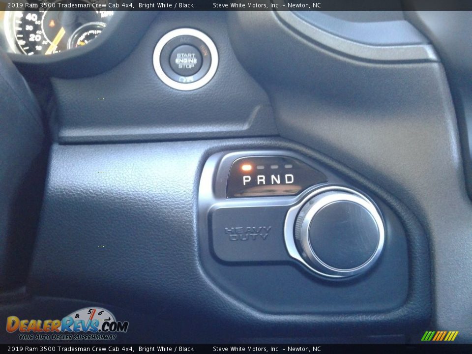 2019 Ram 3500 Tradesman Crew Cab 4x4 Bright White / Black Photo #23