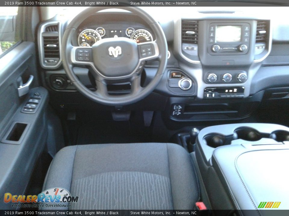 2019 Ram 3500 Tradesman Crew Cab 4x4 Bright White / Black Photo #28