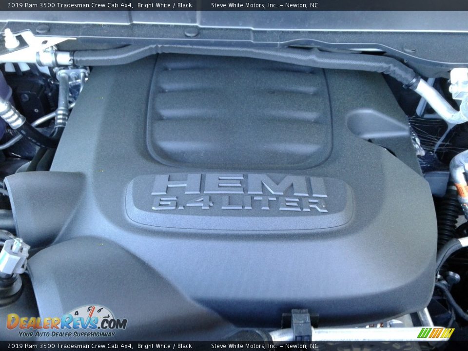 2019 Ram 3500 Tradesman Crew Cab 4x4 Bright White / Black Photo #30