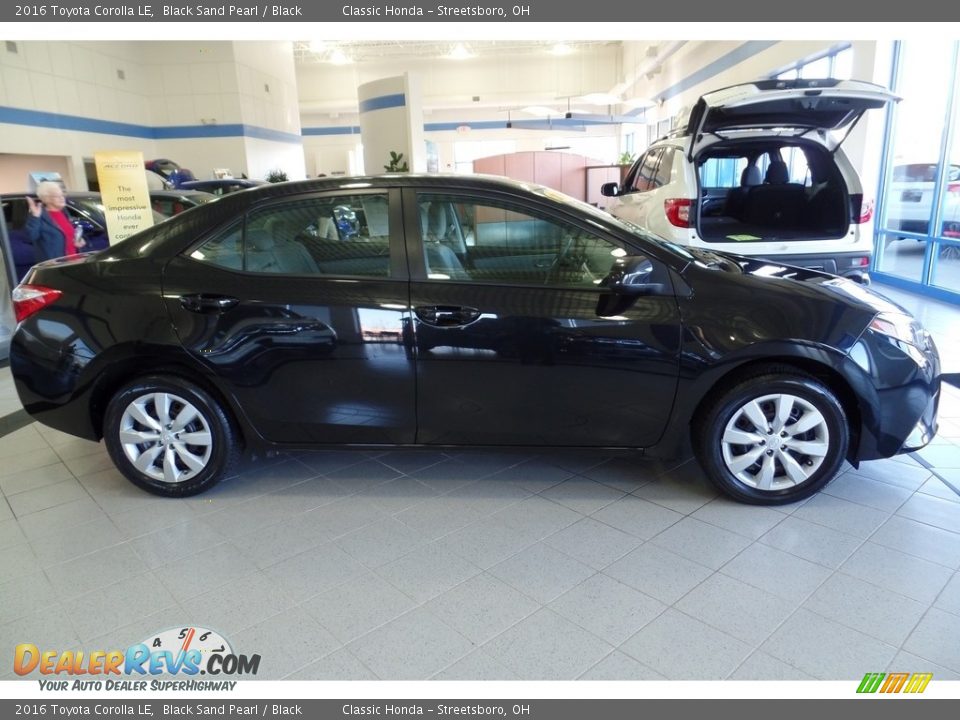 2016 Toyota Corolla LE Black Sand Pearl / Black Photo #4