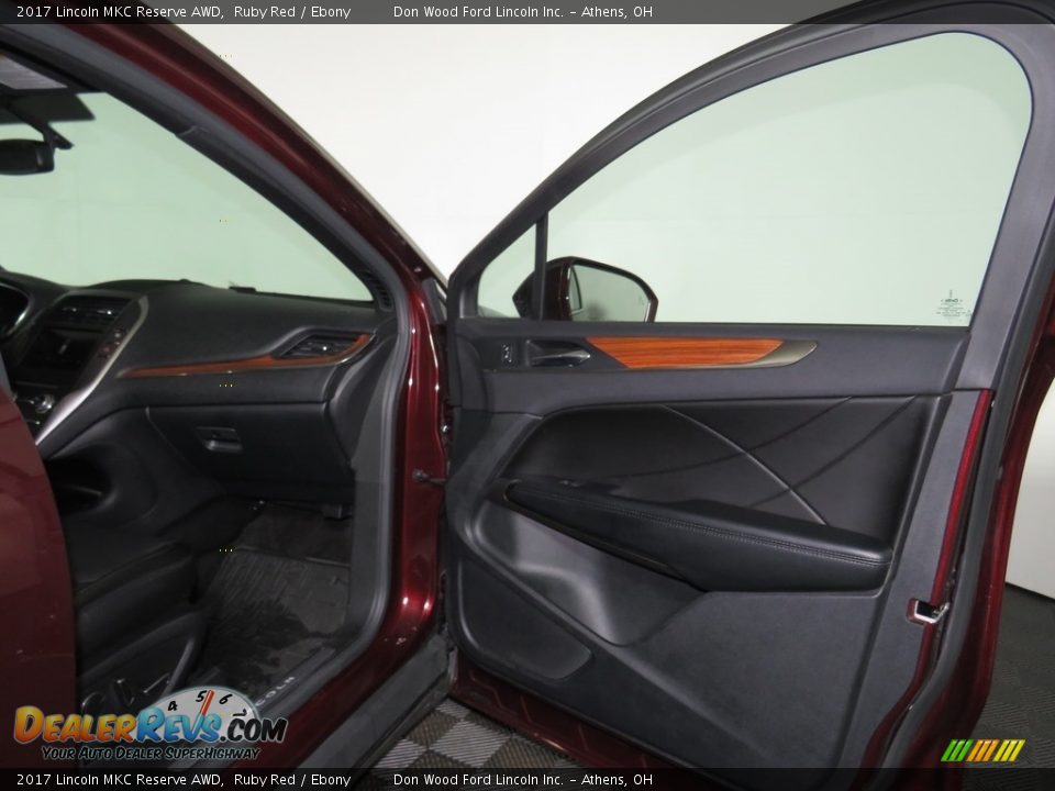 2017 Lincoln MKC Reserve AWD Ruby Red / Ebony Photo #31