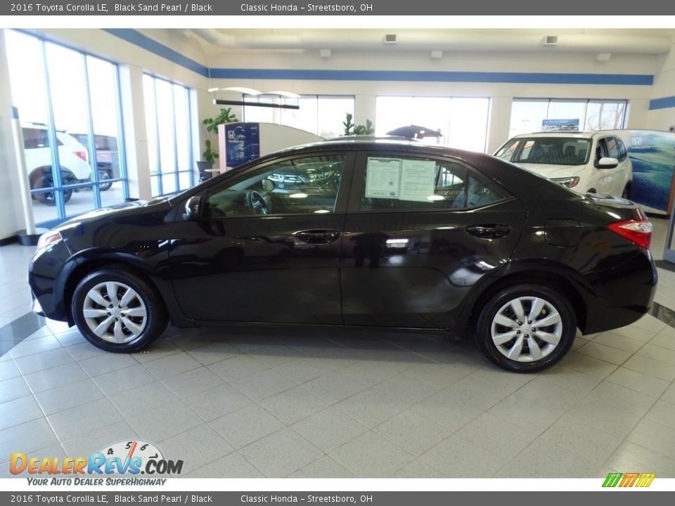 2016 Toyota Corolla LE Black Sand Pearl / Black Photo #10