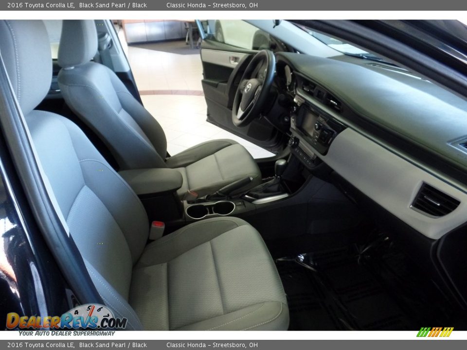 2016 Toyota Corolla LE Black Sand Pearl / Black Photo #16