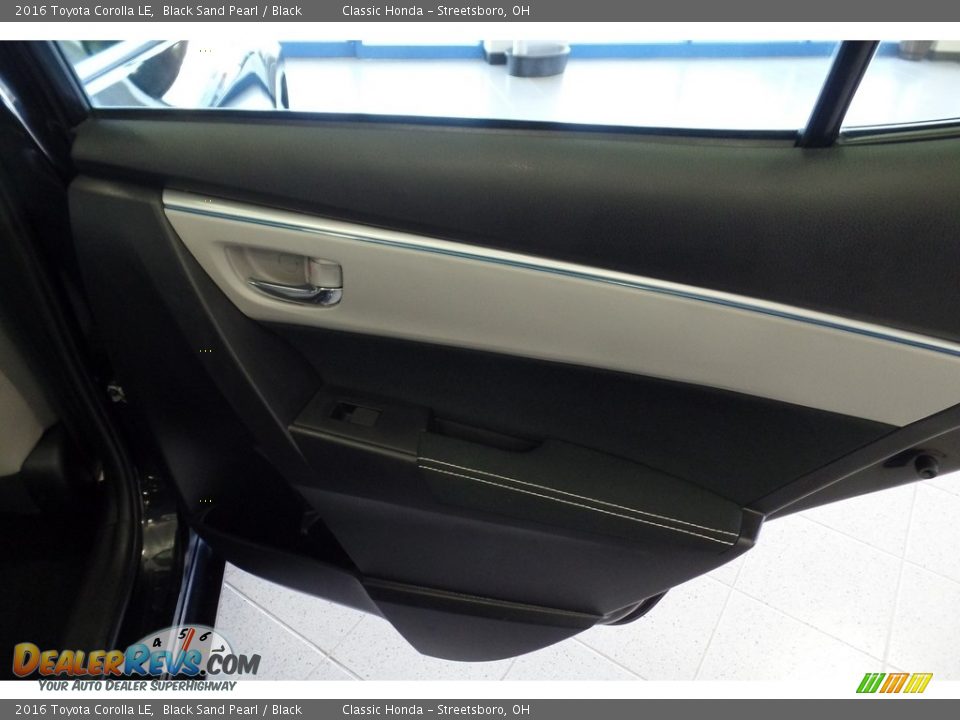 2016 Toyota Corolla LE Black Sand Pearl / Black Photo #17