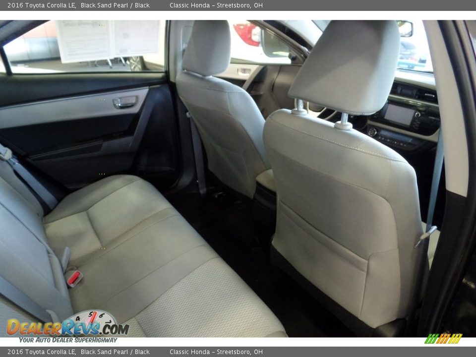 2016 Toyota Corolla LE Black Sand Pearl / Black Photo #18