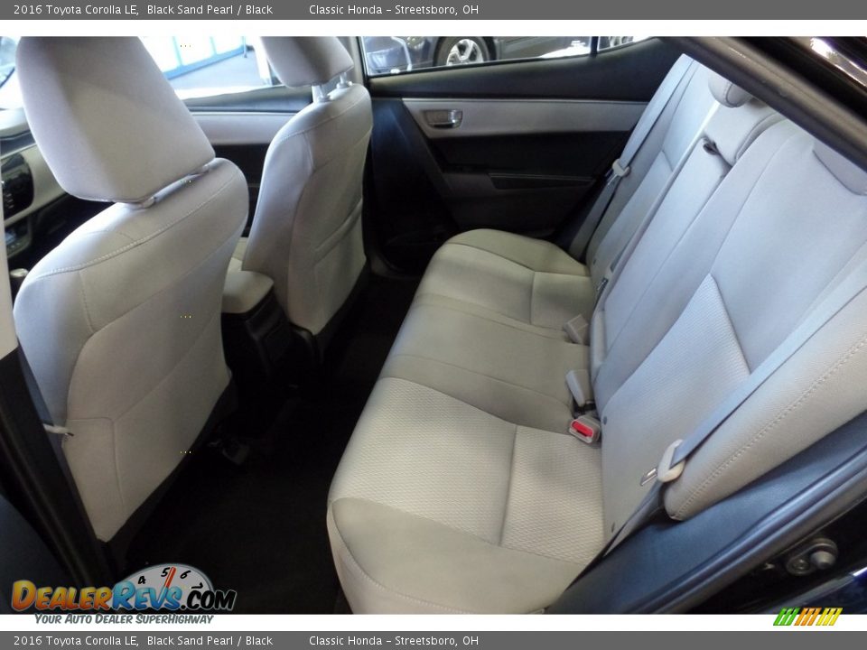 2016 Toyota Corolla LE Black Sand Pearl / Black Photo #24