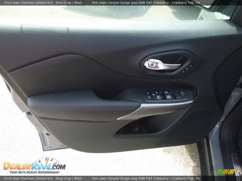 2019 Jeep Cherokee Limited 4x4 Sting-Gray / Black Photo #13