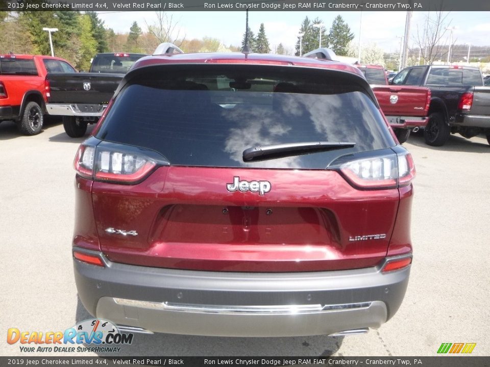 2019 Jeep Cherokee Limited 4x4 Velvet Red Pearl / Black Photo #4