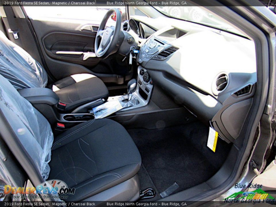 2019 Ford Fiesta SE Sedan Magnetic / Charcoal Black Photo #27