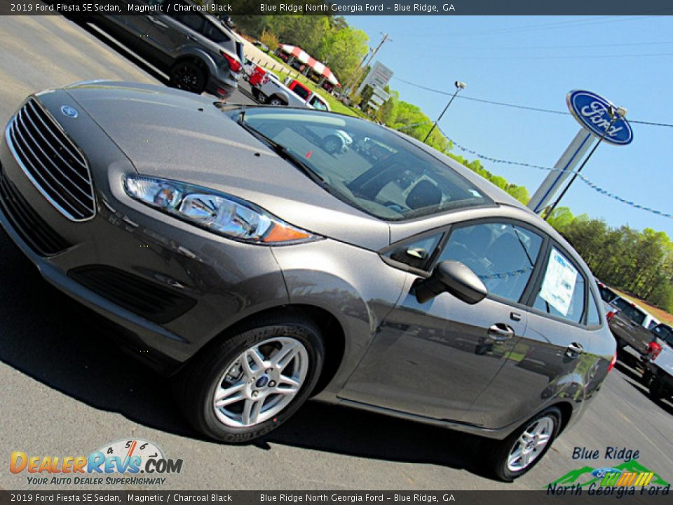 2019 Ford Fiesta SE Sedan Magnetic / Charcoal Black Photo #29