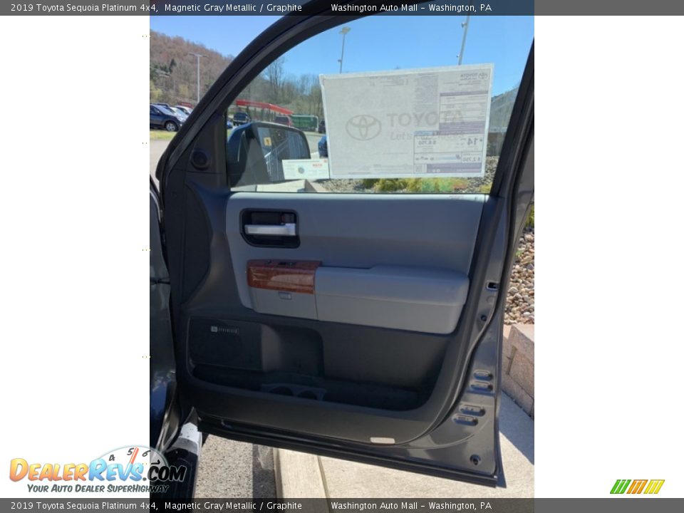 2019 Toyota Sequoia Platinum 4x4 Magnetic Gray Metallic / Graphite Photo #31